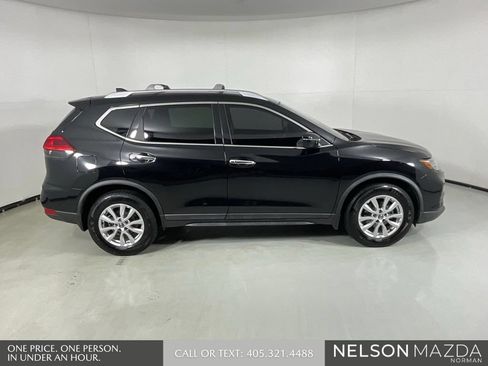 Used 2017 Nissan Rogue SV FWD image 5