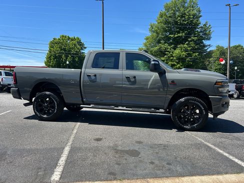 New 2026 RAM 2500 Tradesman AWD/4WD image 4