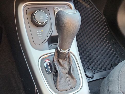 Used 2018 Jeep Compass Sport w/ Cold Weather Group image 14