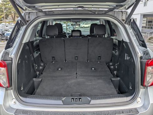 Used 2023 Ford Explorer XLT w/ Equipment Group 202A image 28