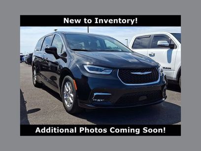 Used 2024 Chrysler Pacifica Touring-L