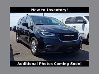 Used 2024 Chrysler Pacifica Touring-L FWD video 1