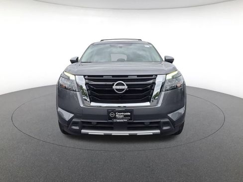 Used 2025 Nissan Pathfinder SL AWD/4WD image 2