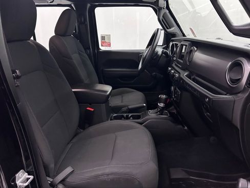 Used 2022 Jeep Wrangler Unlimited Sport image 17