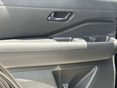 Certified 2024 Nissan Pathfinder SV w/ Black Appearance Package FWD image 12