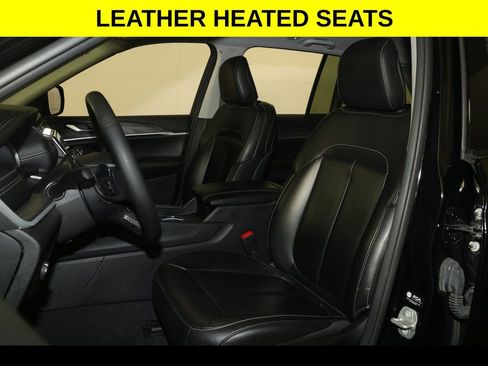 Used 2023 Jeep Grand Cherokee Limited w/ Black Appearance Package image 3