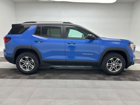 Certified 2025 GMC Terrain Elevation w/ Elevation Premium Package AWD/4WD image 8