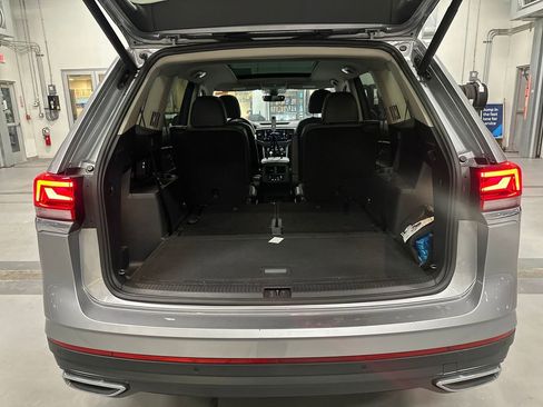 Used 2022 Volkswagen Atlas SEL AWD/4WD image 3