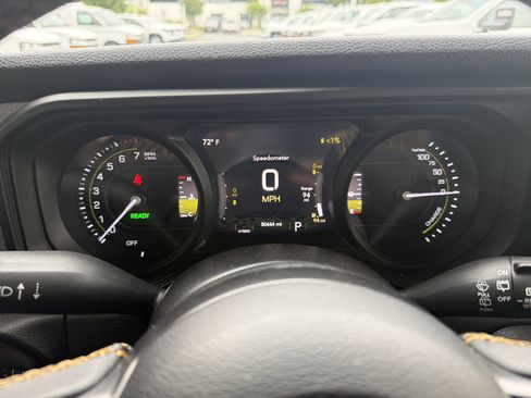 Used 2024 Jeep Wrangler Unlimited AWD/4WD image 21