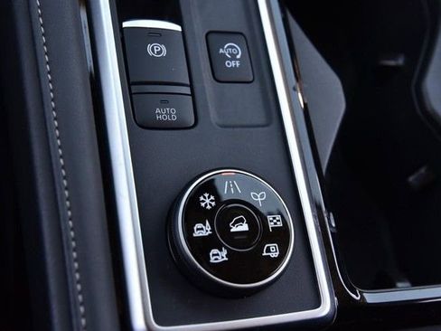 Certified 2025 Nissan Pathfinder SL w/ SL Premium Package AWD/4WD image 21