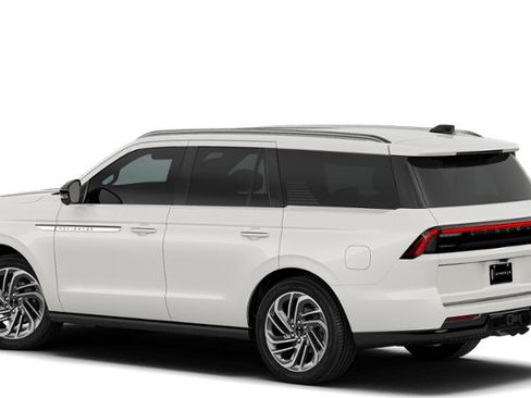 New 2026 Lincoln Navigator Reserve AWD/4WD image 25