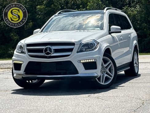 Used 2015 Mercedes-Benz GL 550 4MATIC image 1