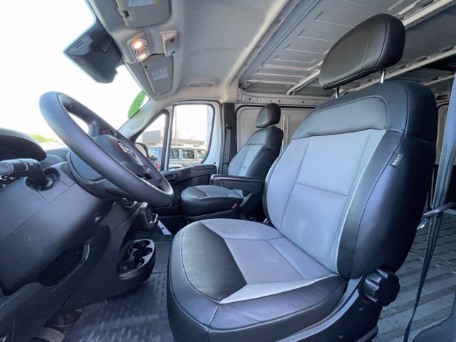 Used 2025 RAM ProMaster 2500 w/ Convenience Group FWD image 11
