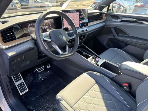 New 2026 Volkswagen Tiguan SEL R-Line image 15
