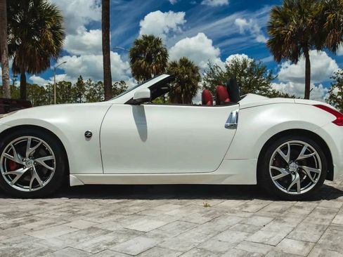 Used 2013 Nissan 370Z Touring w/ Sport Pkg RWD image 8