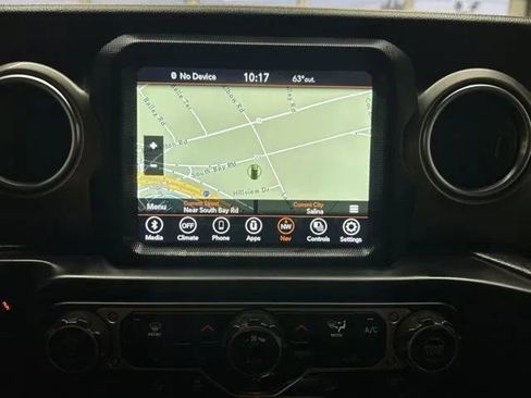 Used 2020 Jeep Wrangler Unlimited Sahara w/ Uconnect 4C Nav & Sound Group image 24