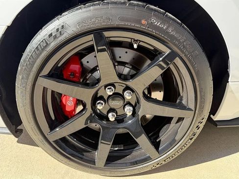 Used 2016 Ford Mustang Shelby GT350R w/ GT350R Equipment Group 920A image 34