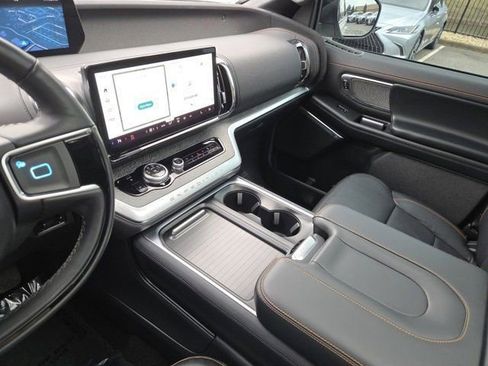 Used 2025 Ford Expedition Tremor image 41