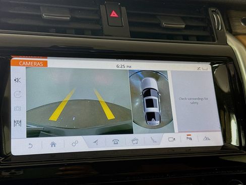 Used 2018 Land Rover Discovery HSE Luxury AWD/4WD image 16