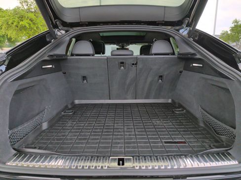 Used 2023 Audi e-tron Premium Plus image 32