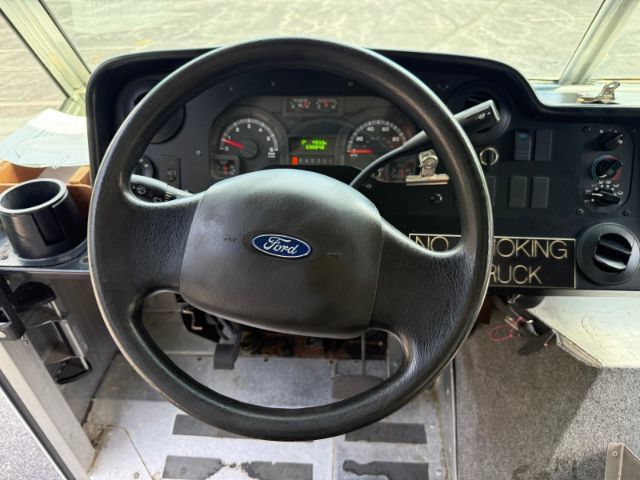 Used 2014 Ford E-350 and Econoline 350 Super Duty w/ A/C Prep Package RWD image 10
