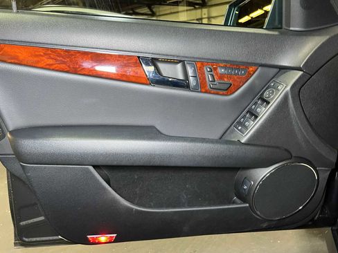 Used 2011 Mercedes-Benz C 300 4MATIC Sedan image 20