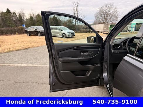 Certified 2025 Honda Pilot Elite image 18