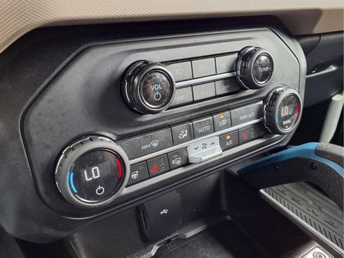 Used 2021 Ford Bronco Wildtrak AWD/4WD image 18