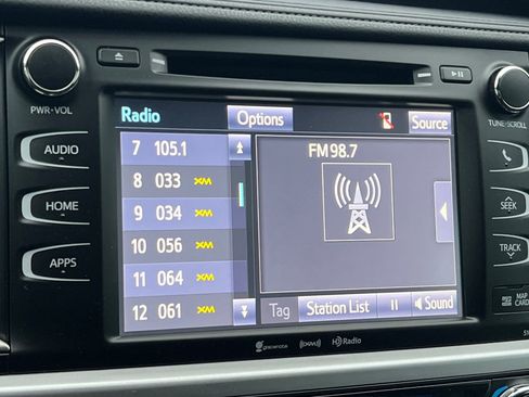 Used 2018 Toyota Highlander XLE FWD image 20
