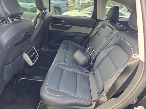Used 2024 Lincoln Nautilus Reserve w/ Equipment Group 202A AWD/4WD image 4