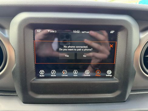 Used 2021 Jeep Gladiator Sport image 22