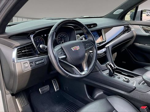 Used 2025 Cadillac XT6 Sport w/ Platinum Package AWD/4WD image 13