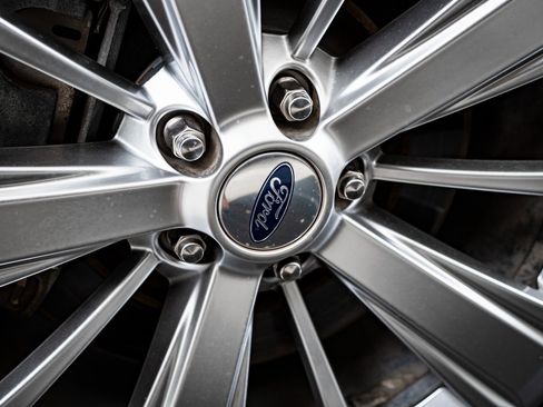 Used 2019 Ford Explorer Limited w/ Class III Trailer Tow Package image 8