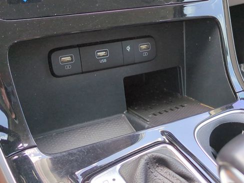 Certified 2024 Kia Carnival EX FWD image 22