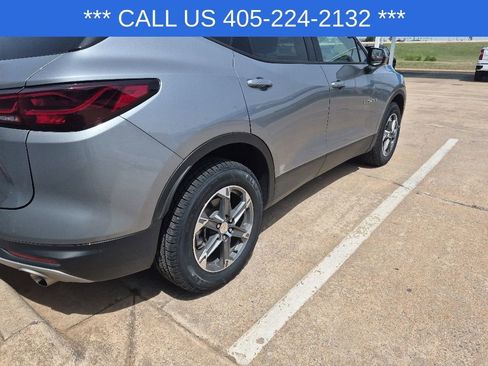 Used 2025 Chevrolet Blazer LT AWD/4WD image 16