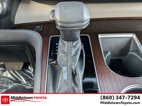 Used 2024 Toyota Sienna LE image 27