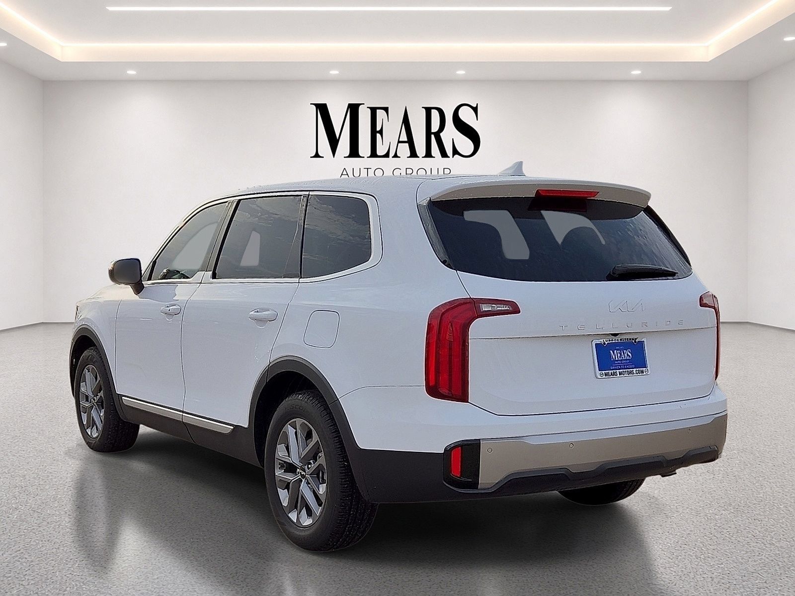 Used 2025 Kia Telluride LX FWD image 3