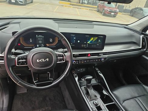 Used 2024 Kia Sorento S image 16