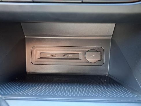 Used 2021 Volkswagen Atlas Cross Sport SE w/ Panoramic Sunroof Package image 6