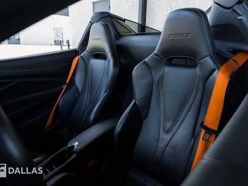 Used 2022 McLaren 765LT RWD image 26