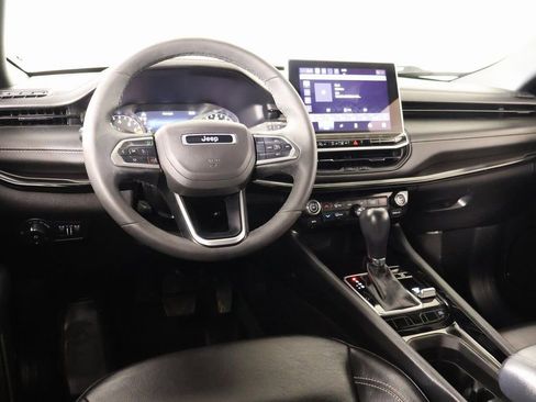 Used 2023 Jeep Compass Altitude w/ Convenience Group image 2