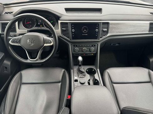 Used 2020 Volkswagen Atlas Cross Sport SE w/ Panoramic Sunroof Package image 18