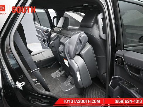 Used 2025 Toyota 4Runner TRD Sport Premium AWD/4WD image 33
