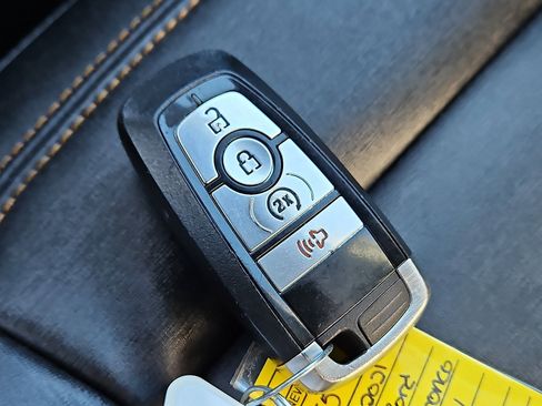 Used 2021 Ford Bronco Badlands image 22