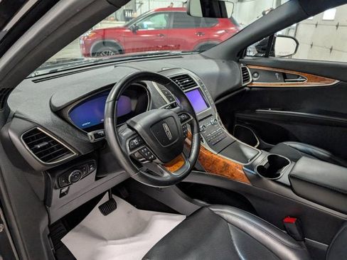 Used 2020 Lincoln Nautilus Reserve w/ Equipment Group 201A image 15