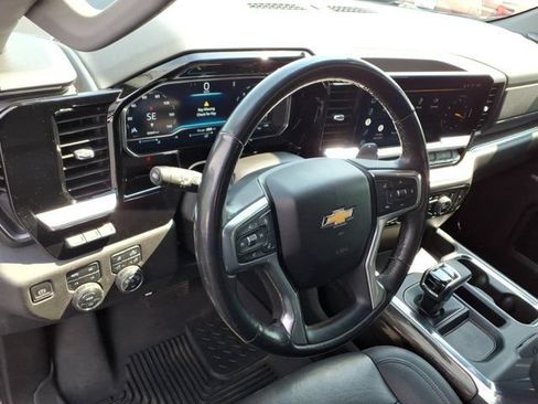 Used 2022 Chevrolet Silverado 1500 LTZ w/ LTZ Premium Package AWD/4WD image 8