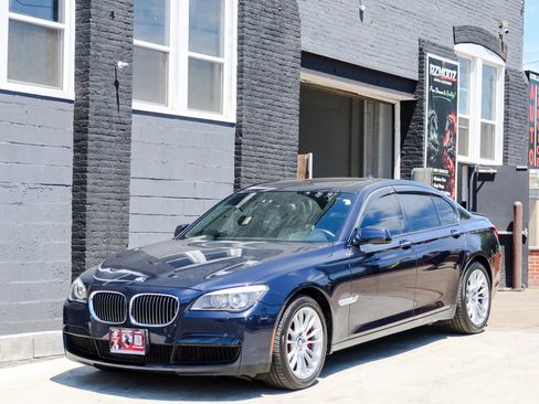 Used 2012 BMW 750i xDrive AWD/4WD image 3