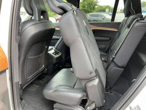 Used 2021 Volvo XC90 T5 Momentum AWD/4WD image 5