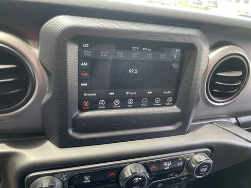 Used 2018 Jeep Wrangler Unlimited Sport S AWD/4WD image 20
