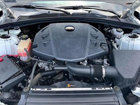 Used 2023 Chevrolet Camaro LT RWD image 29
